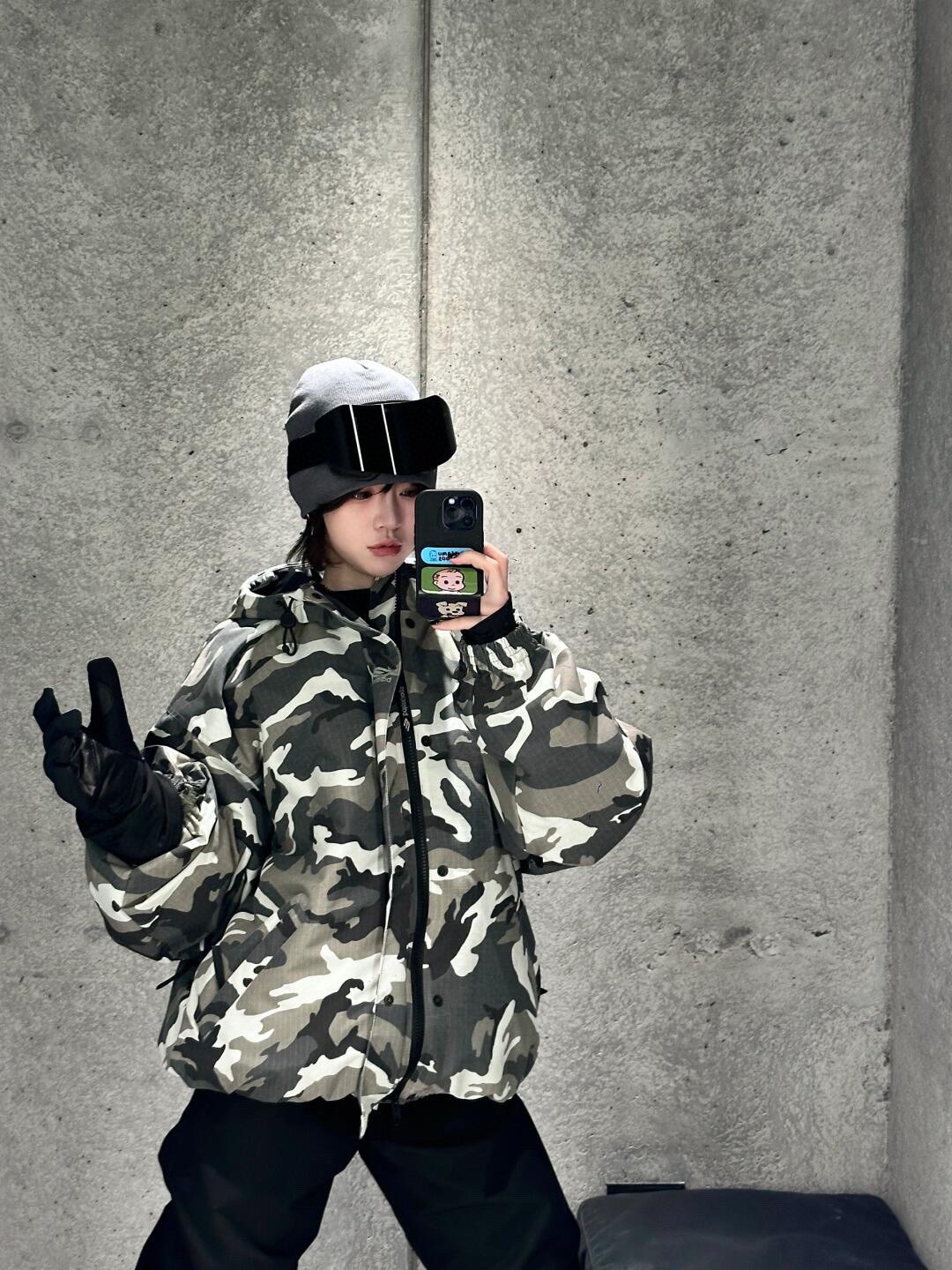 BALENCIAGA巴黎世家BLCG 3B滑雪夹棉冲锋衣迷彩连帽滑雪服外套缩略图 BALENCIAGA巴黎世家BLCG 3B滑雪夹棉冲锋衣迷彩连帽滑雪服外套缩略图