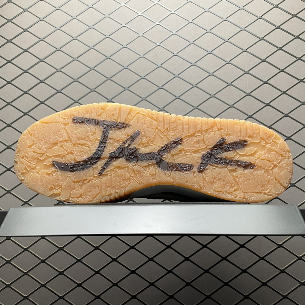 TS联名倒钩复刻鞋的鬼脸压印有哪些常见的错误?插图1 TS联名倒钩复刻鞋的鬼脸压印有哪些常见的错误?插图1