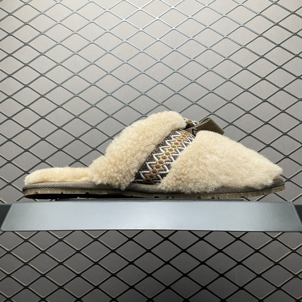 如何辨别莆田纯原复刻UGG拖鞋的真假？有哪些关键鉴定点？插图