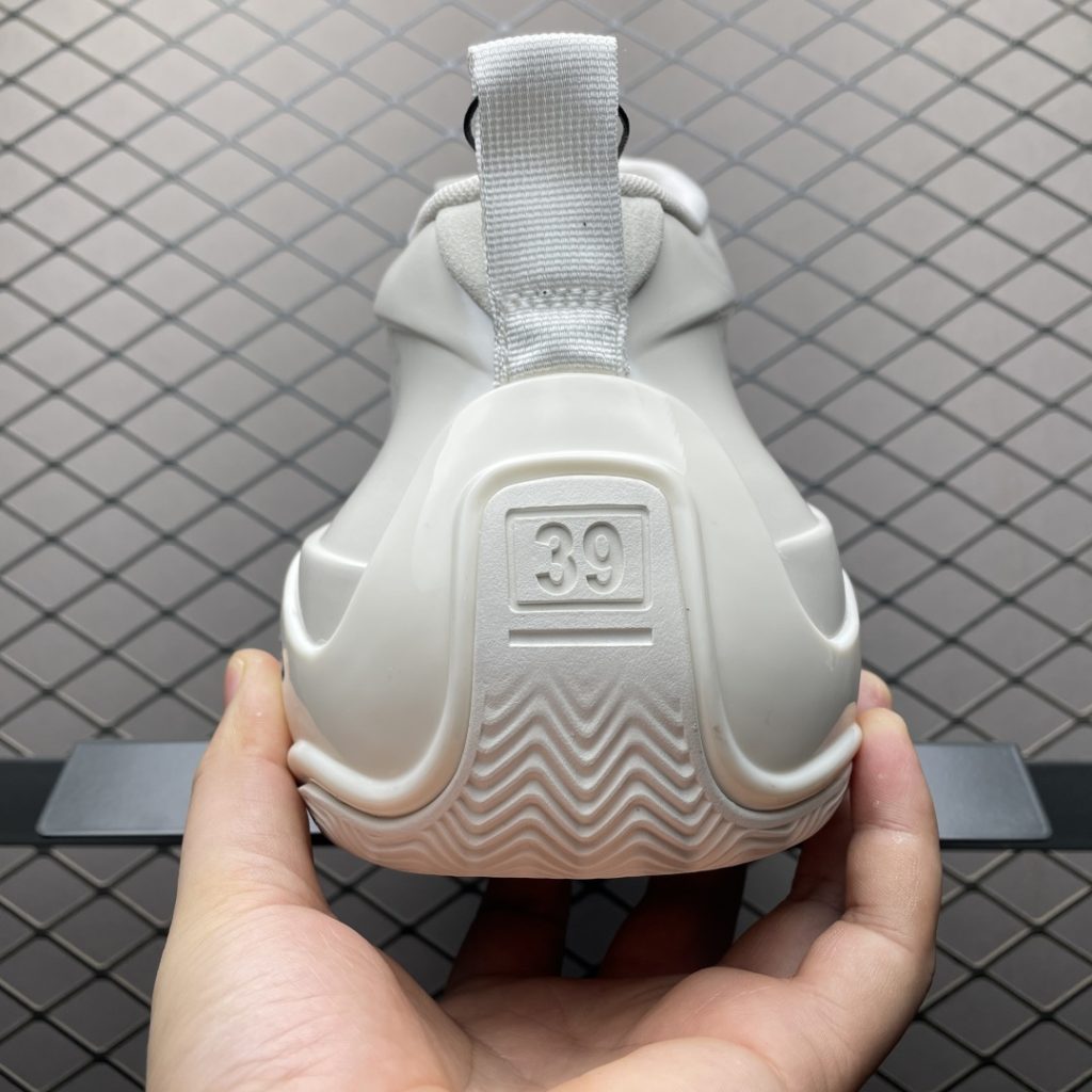 2025详解一下如何辨别莆田复古老爹鞋的真假？插图2