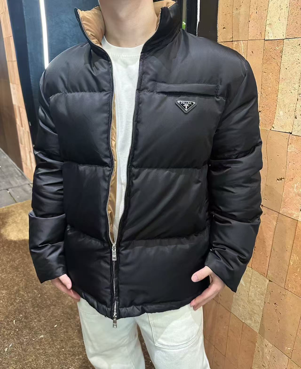 PRADA普拉达PRD 尼龙拉链口袋撞色立领羽绒服缩略图 PRADA普拉达PRD 尼龙拉链口袋撞色立领羽绒服缩略图