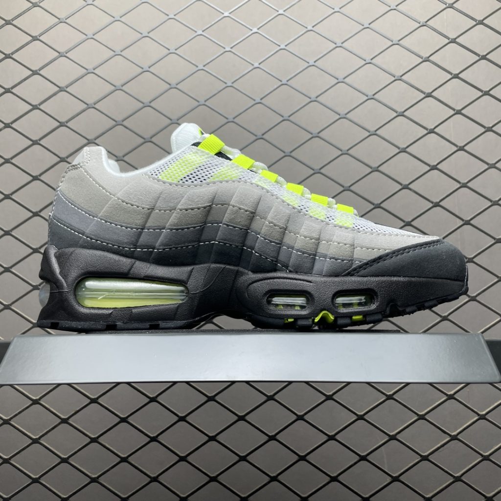 莆田纯原版 Air Max 95 OG 的鞋面材质是否透气？插图1