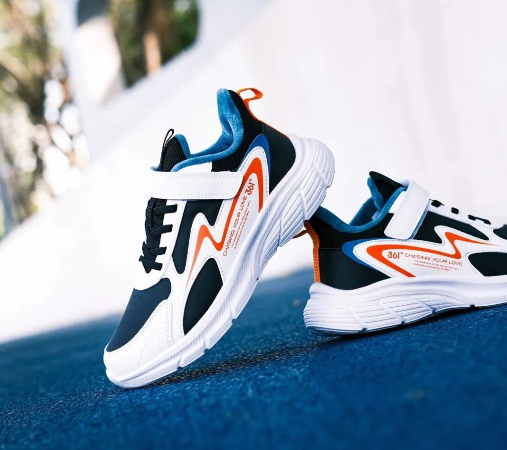 这双「过冬神鞋」到底有多能打？实测361°kids加绒跑鞋！插图