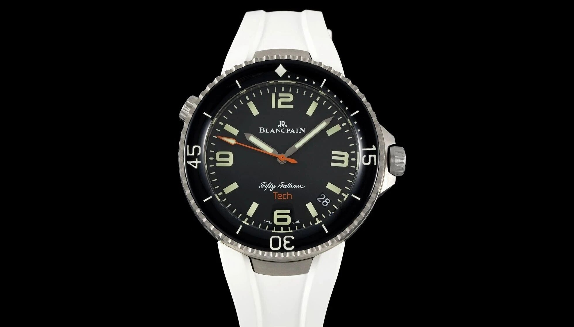 宝珀 – 全新五十噚 Tech 45 腕表正式入驻专为深海全新潜水表。缩略图
