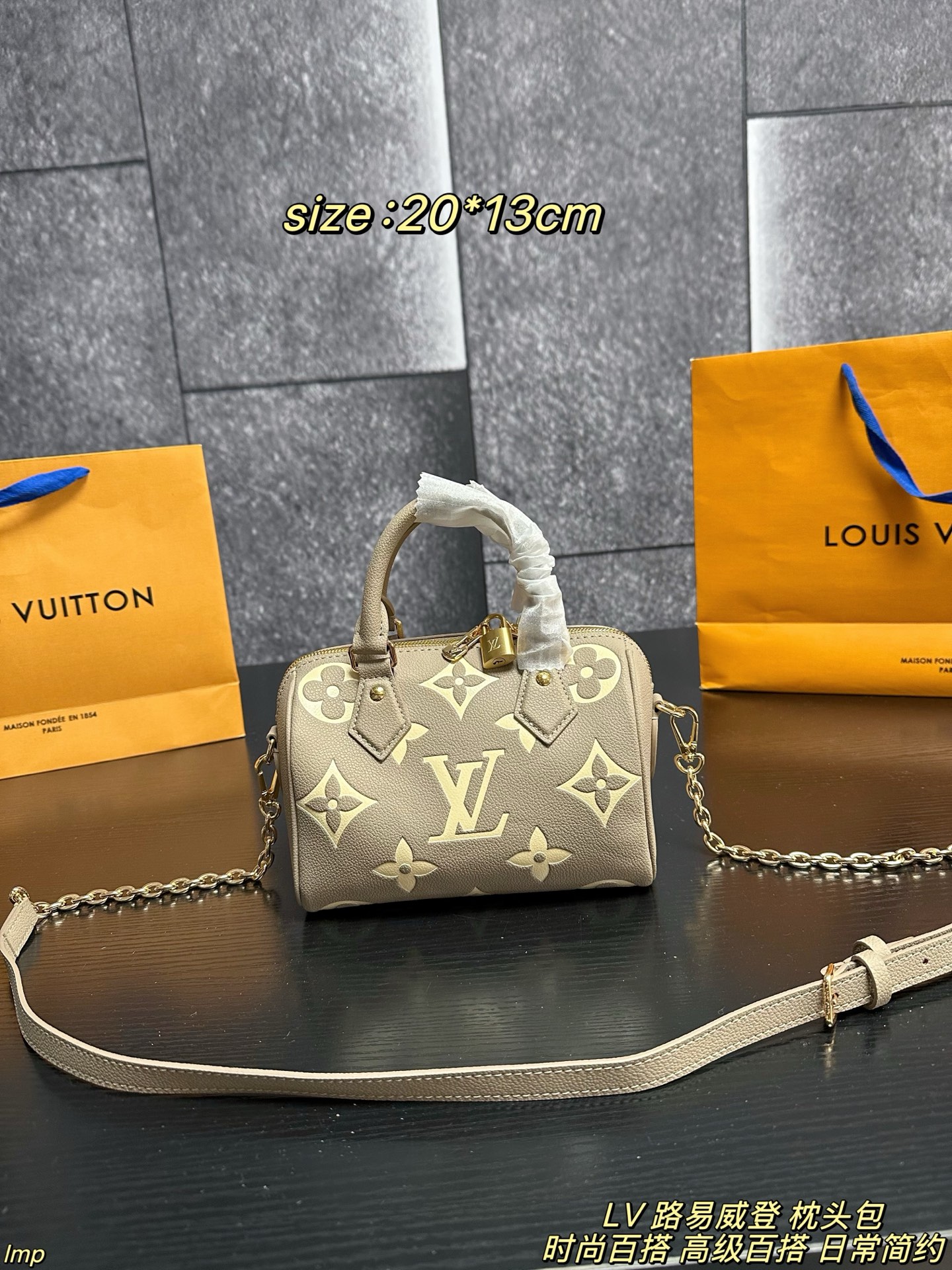 莆田顶级Lv speedy20老花经典大象灰枕头包缩略图 莆田顶级Lv speedy20老花经典大象灰枕头包缩略图