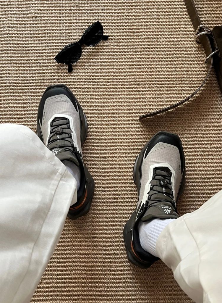 你最近是不是想买双能扛住秋冬的鞋？是不是刷了800篇笔记还没选好？插图1