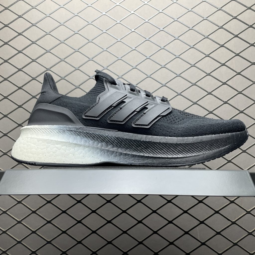 阿迪达斯UB莆田鞋复刻版本跟纯原版本之间有什么区别？插图