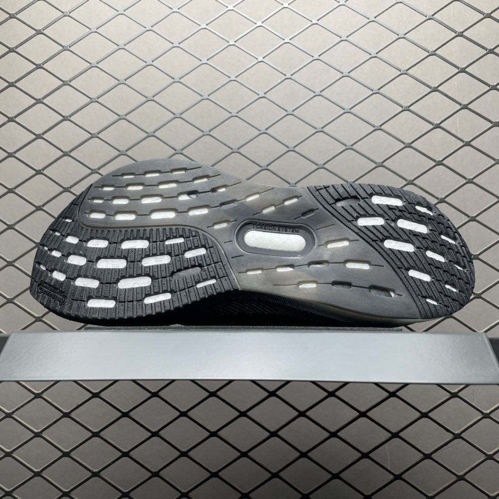 阿迪达斯UB莆田鞋复刻版本跟纯原版本之间有什么区别？插图2