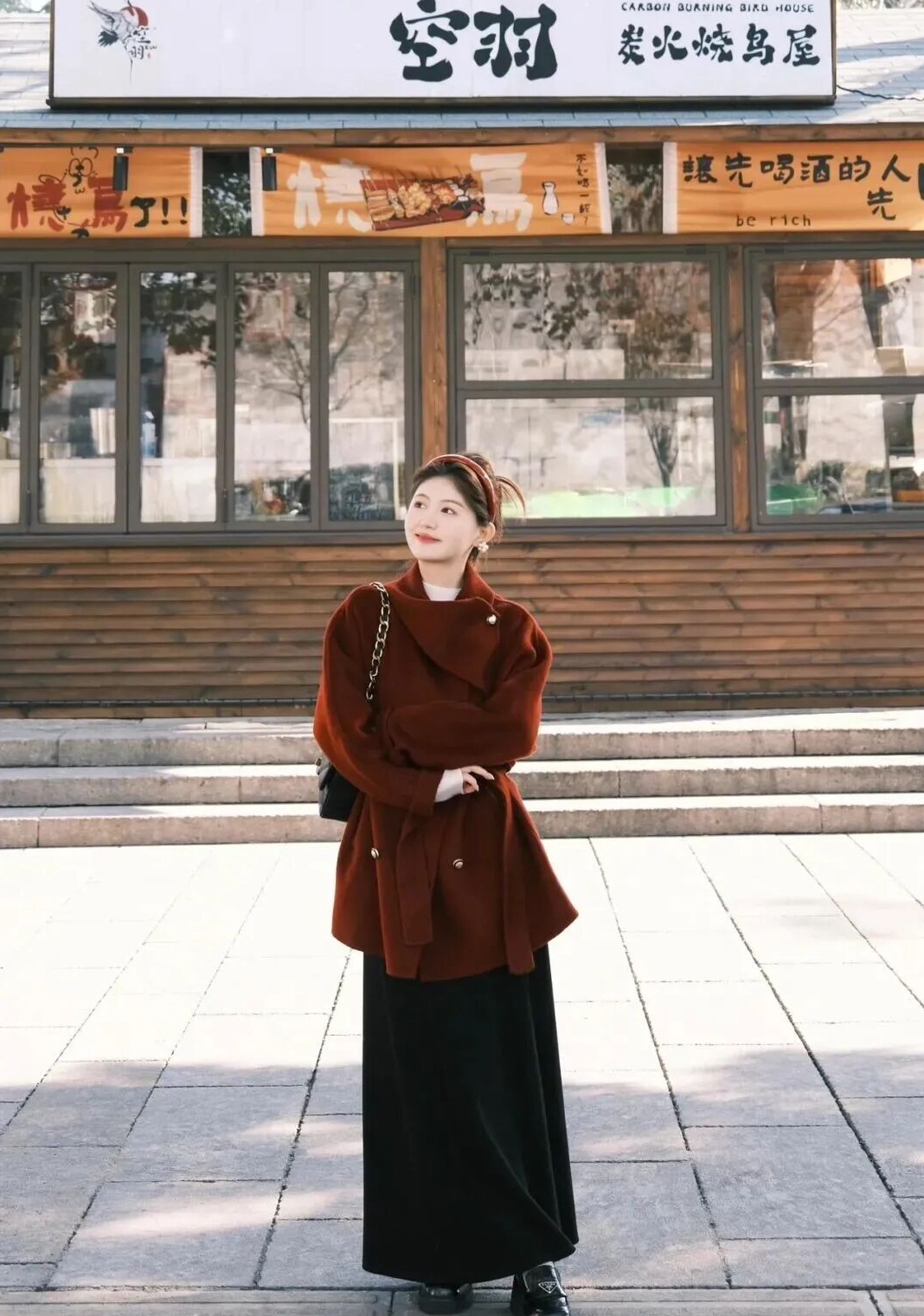 初冬最气质的“短大衣”穿搭，无论搭裙子、裤子都好看！缩略图