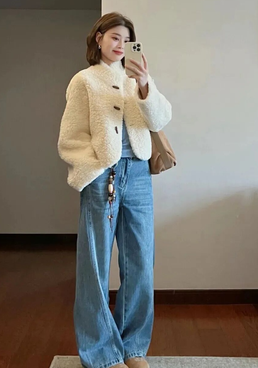 冬季最流行穿搭“短外套+长裤”，这样穿显瘦又显高！缩略图