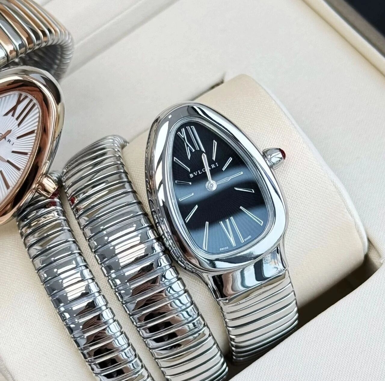 曼妙的蛇形腕表,雅致魅惑!工艺已去化境!缩略图 曼妙的蛇形腕表,雅致魅惑!工艺已去化境!缩略图