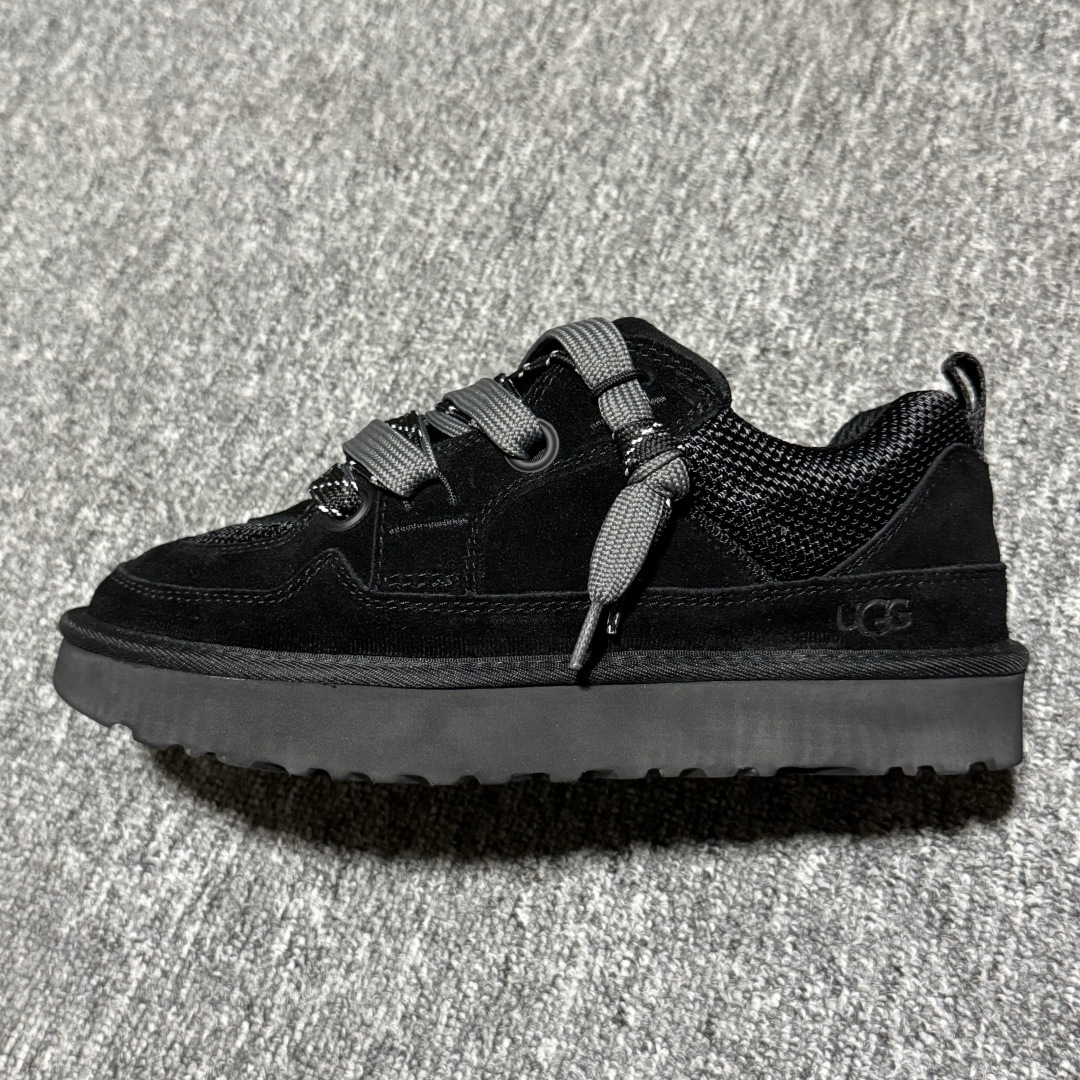 如何通过放大镜观察UGG防伪标签细节?缩略图 如何通过放大镜观察UGG防伪标签细节?缩略图