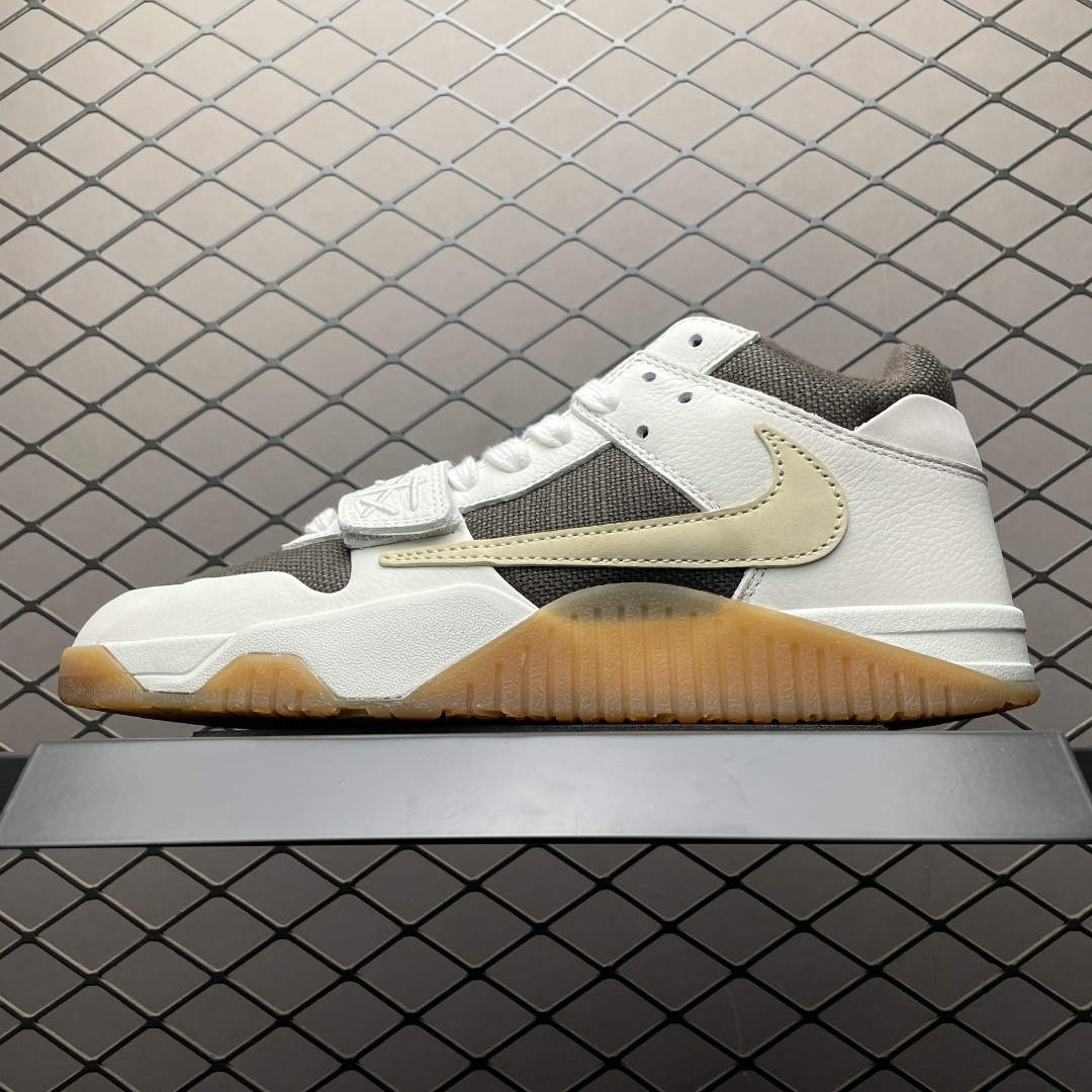 Travis Scott x Air Jordan 1 Low的倒钩设计是否会影响鞋子的耐用性?缩略图 Travis Scott x Air Jordan 1 Low的倒钩设计是否会影响鞋子的耐用性?缩略图