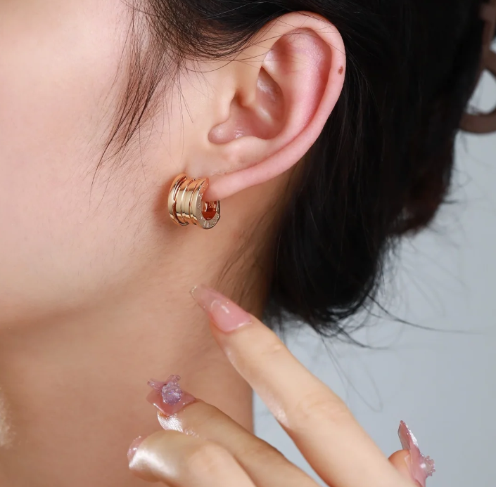 冬日耳饰选搭全攻略，解锁不同风格的时尚密码！缩略图