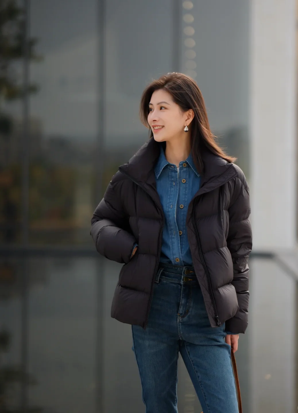 羽绒服+牛仔裤,才是秋冬最不费力的时髦穿搭!缩略图 羽绒服+牛仔裤,才是秋冬最不费力的时髦穿搭!缩略图