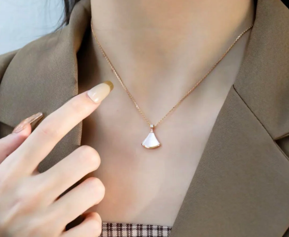 长期主义，十年后依然想戴的项链，我只认这三条缩略图