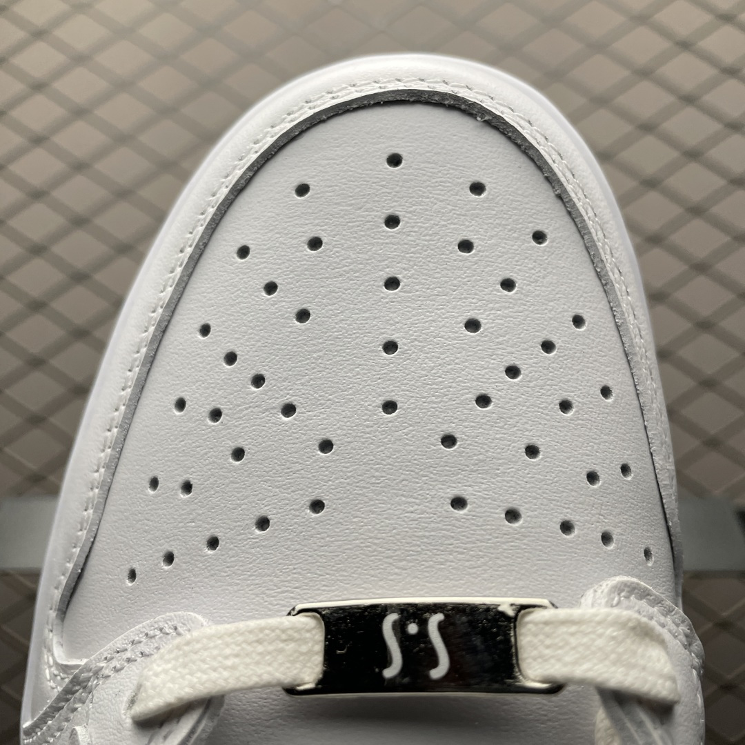 Travis Scott x Air Jordan 1 AJ1低帮倒钩的保养方法有哪些？缩略图