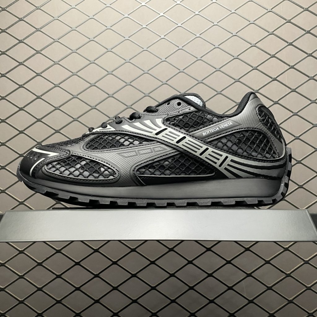 告别千篇一律的“大爆款”，这双BV才是真正的“人间富贵鞋”插图1