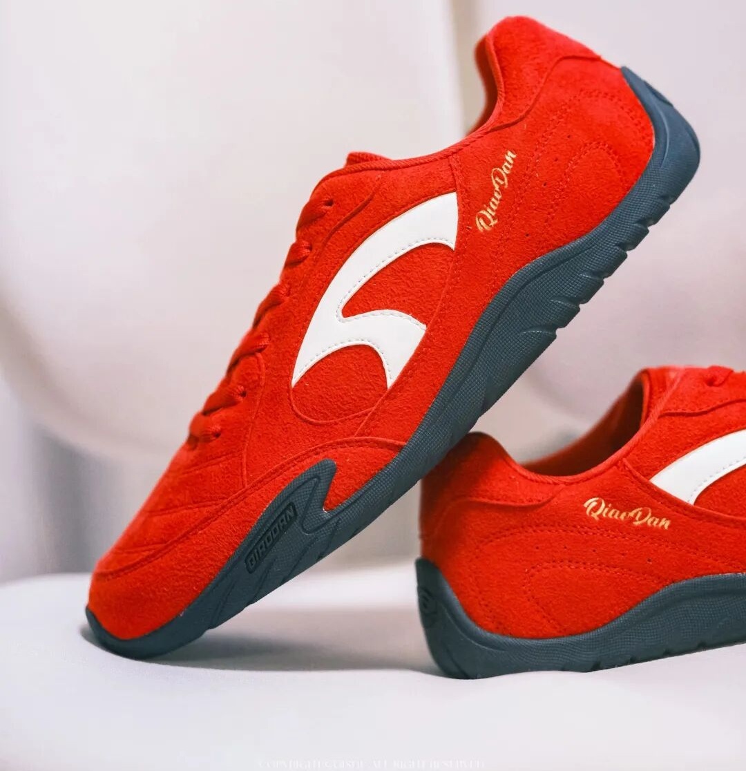 这抹红，我以为是氛围感，结果穿上全是质感缩略图