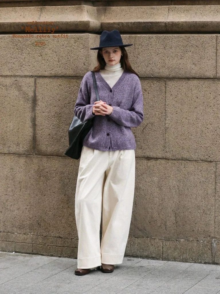 冬日citywalk标配，紫色开衫+阔腿裤慵懒又上镜，随手拍都是大片插图