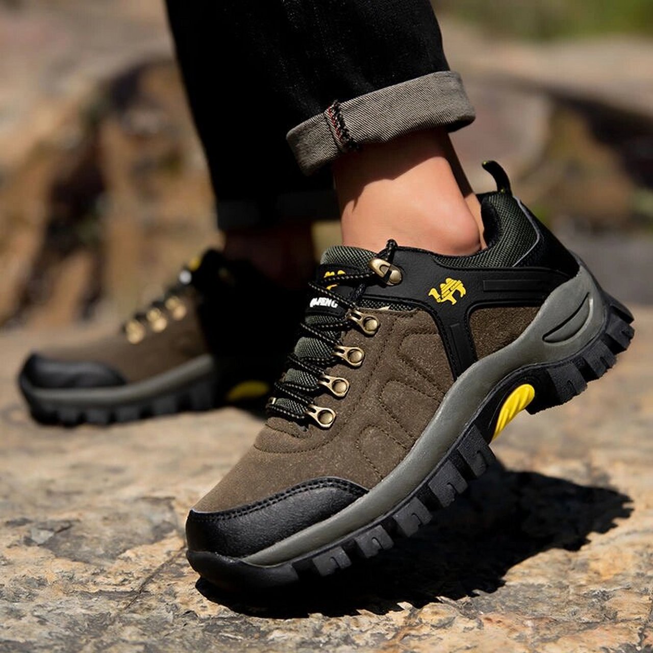 如何判断迪卡侬徒步鞋的防水膜是否已经损坏需要更换？缩略图