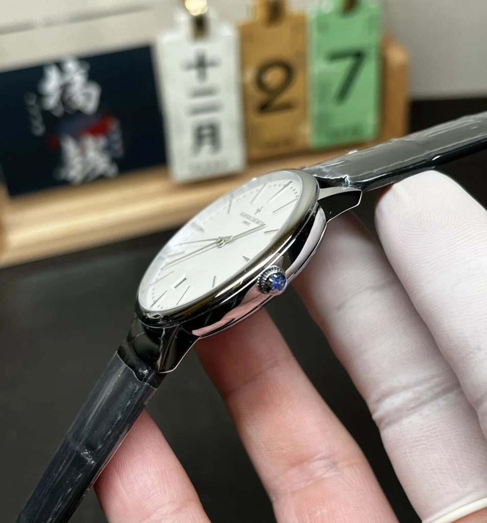 不止于形，更在于质：VC传袭系列腕表+ 高定传承 85180 对版重量与精修机芯插图