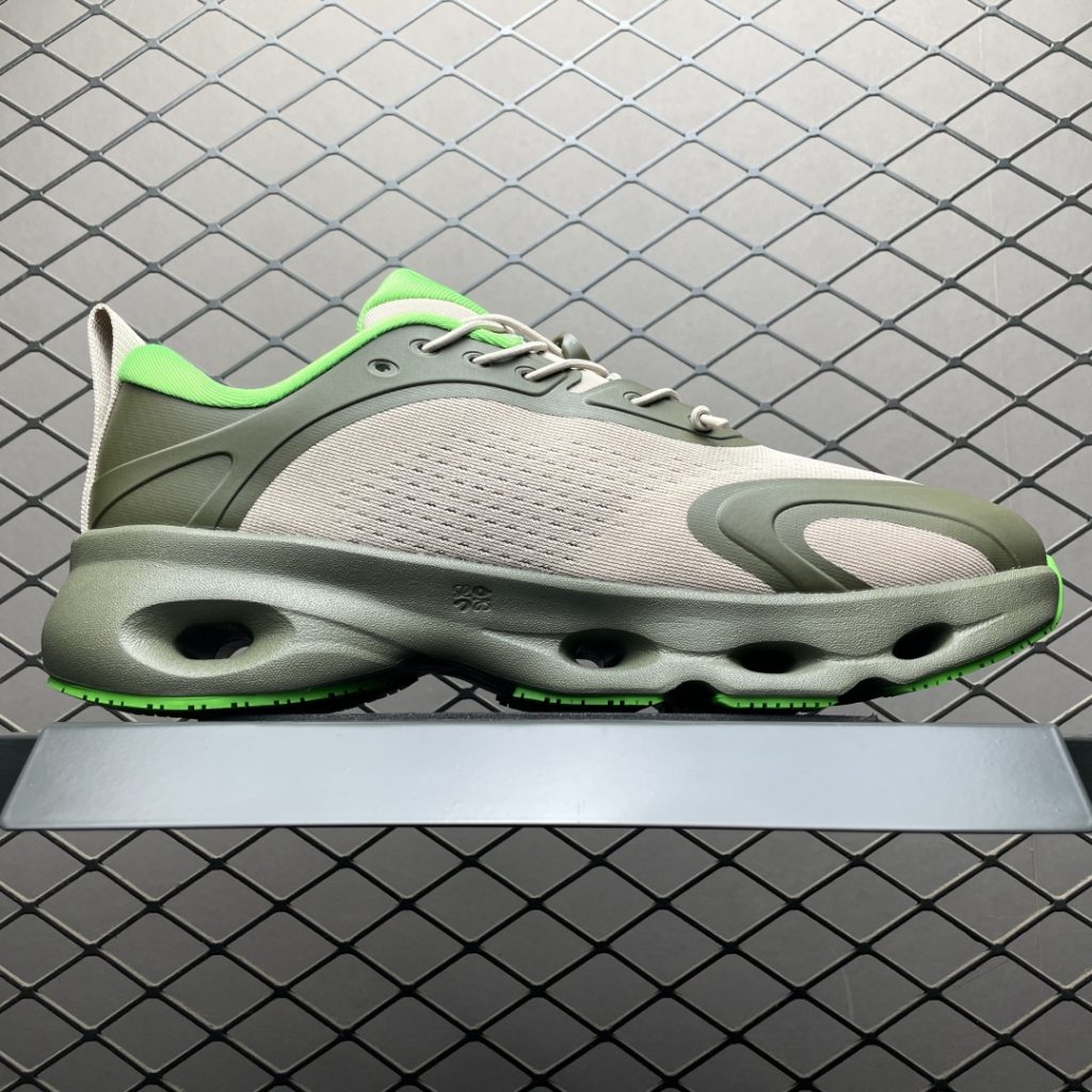 莆田顶级纯原版 Loewe x ON 罗意威昂跑联名跑鞋插图