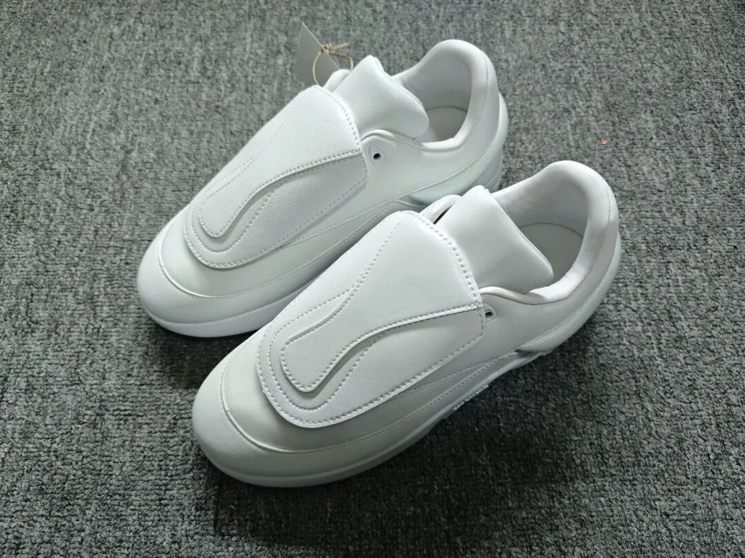 推荐一些关于LV鞋子换底的注意事项?换底必看缩略图 推荐一些关于LV鞋子换底的注意事项?换底必看缩略图