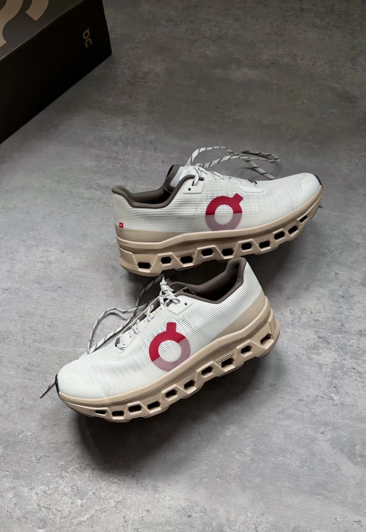 开年穿什么鞋｜On Cloudmonster Void 马年限定 把今年的恭喜发财 解锁了百分之90缩略图