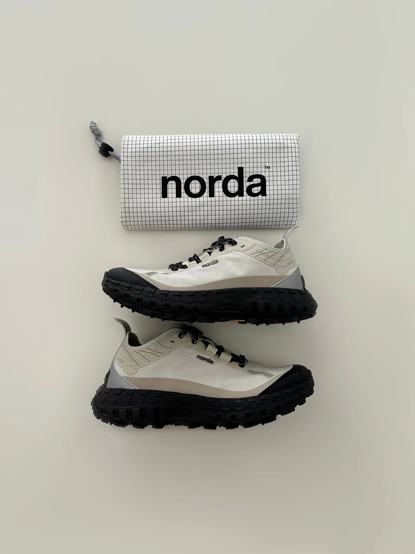 过年穿啥鞋｜norda001 极简和性能兼具 很难不爱呀！缩略图