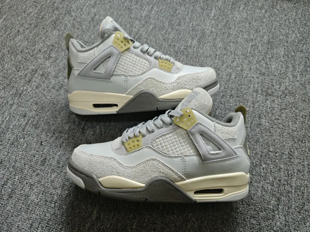 女孩们的最爱!Air Jordan 4 SE Craft Photon Dust灰兔子缩略图 女孩们的最爱!Air Jordan 4 SE Craft Photon Dust灰兔子缩略图