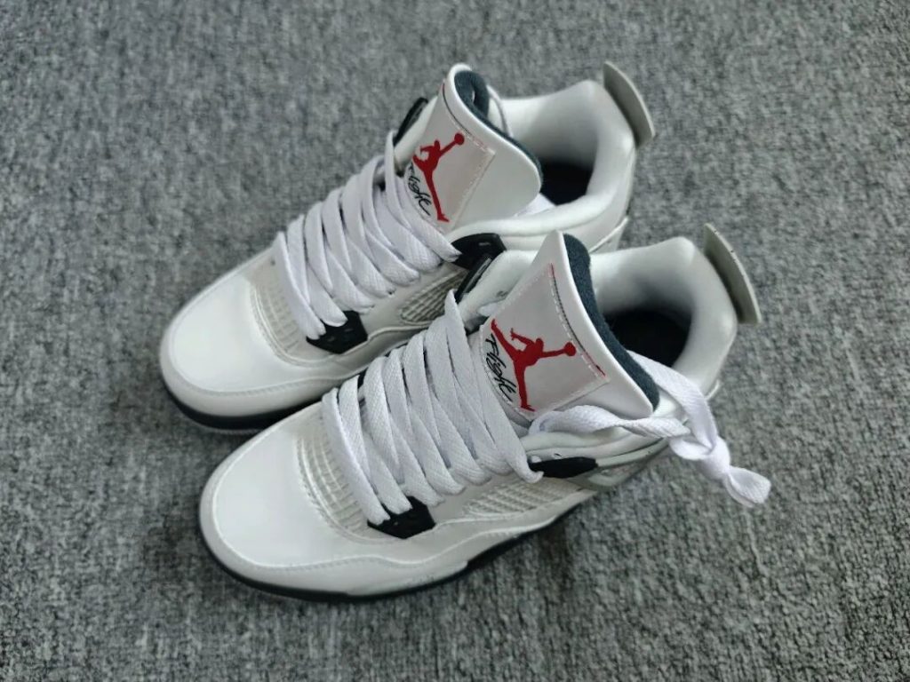 它是颜值最高的AJ?Air Jordan 4 Retro “White Cement” 白水泥2025复刻版插图 它是颜值最高的AJ?Air Jordan 4 Retro “White Cement” 白水泥2025复刻版插图