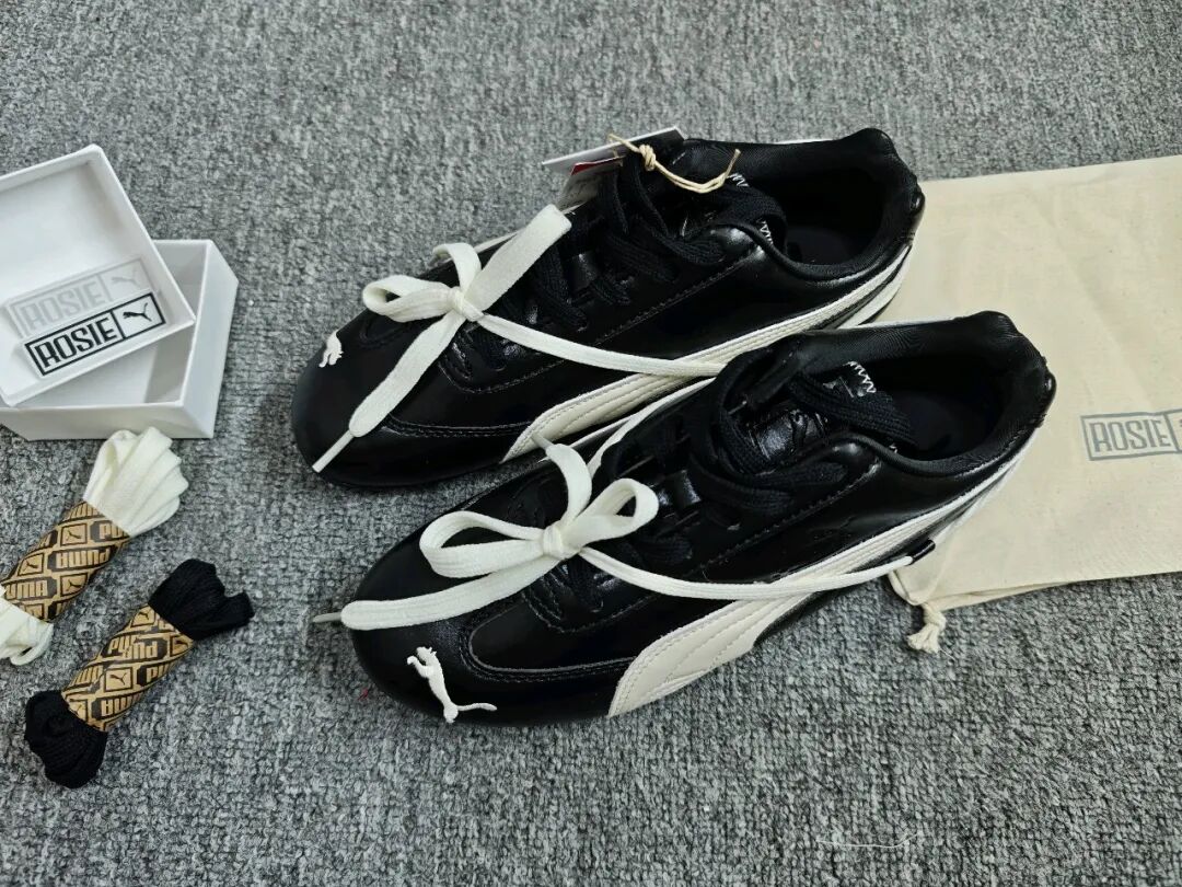 近期超火的一款鞋!Rosé x PUMA彪马 Speedcat 薄底赛车鞋缩略图 近期超火的一款鞋!Rosé x PUMA彪马 Speedcat 薄底赛车鞋缩略图