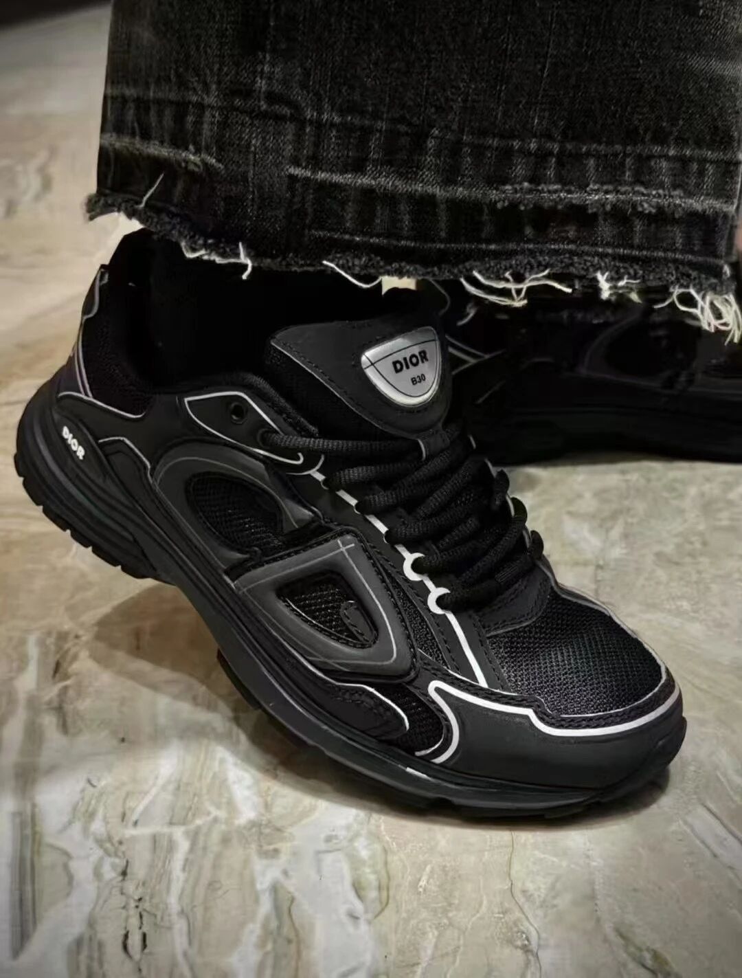 过年穿啥鞋｜真的没在夸张 DIOR B30黑武士太百搭了！缩略图