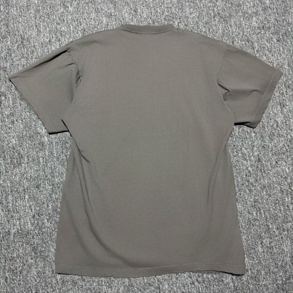 巴黎世家 人类 不规则裁剪水洗做旧短袖插图 巴黎世家 人类 不规则裁剪水洗做旧短袖插图