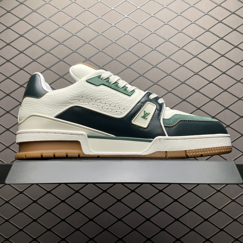 2026莆田Louis Vuitton 路易威登 LV Trainer 低帮休闲板鞋插图1