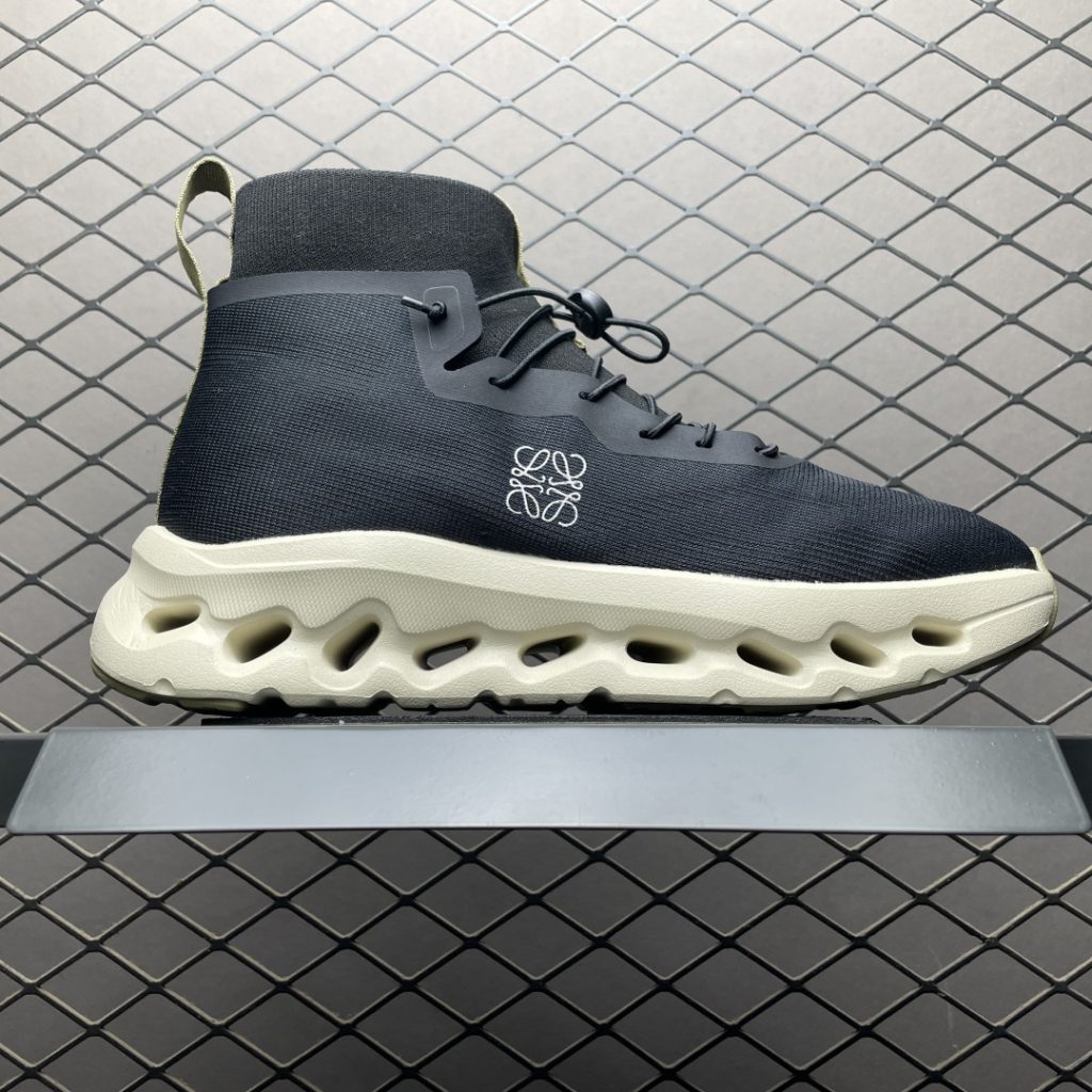 Loewe x ON 昂跑 Cloudtilt Hi 罗意威联名高帮系列鞋插图1 Loewe x ON 昂跑 Cloudtilt Hi 罗意威联名高帮系列鞋插图1